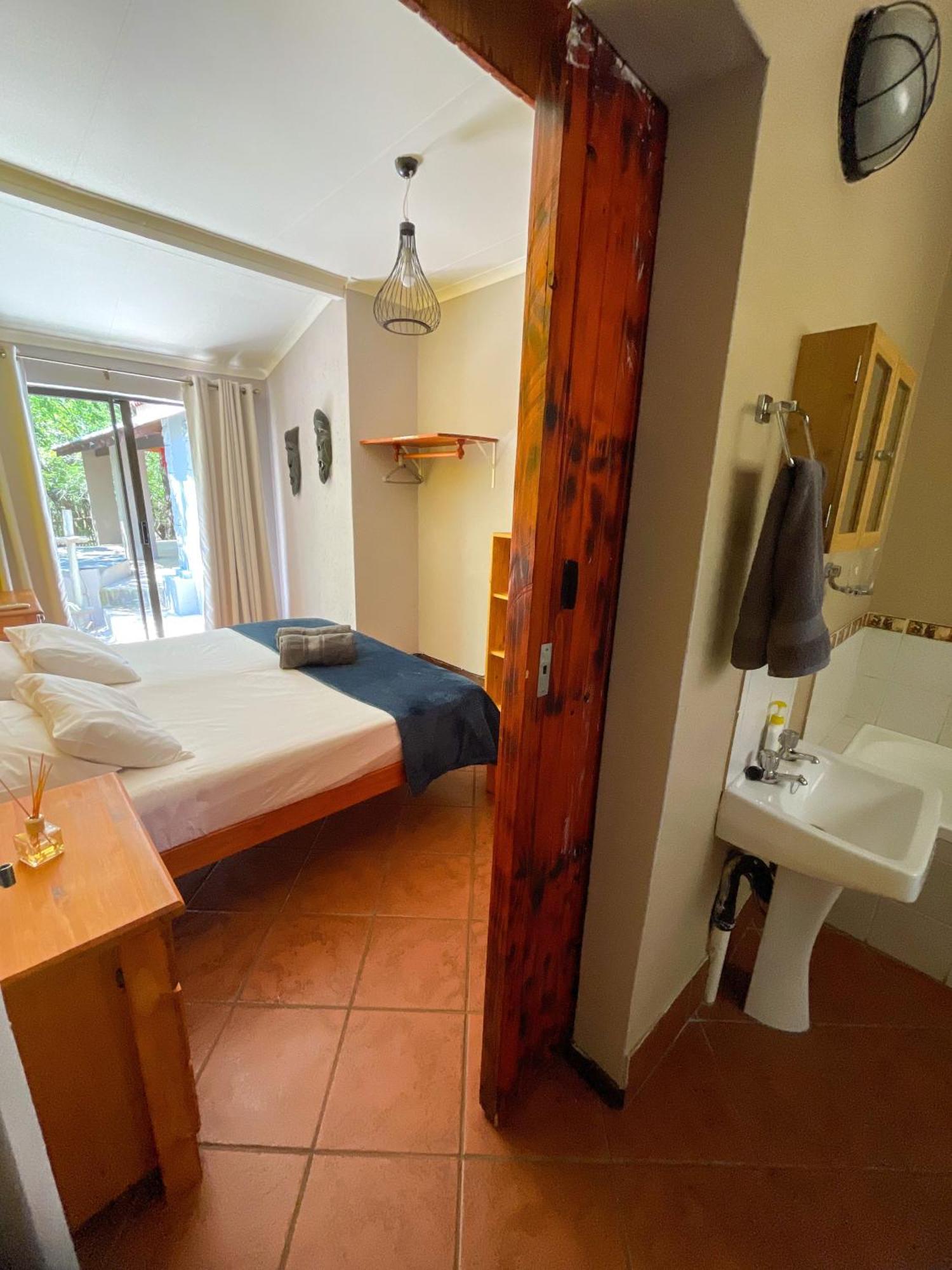 Kruger Park Hostel 말로스 파크 외부 사진